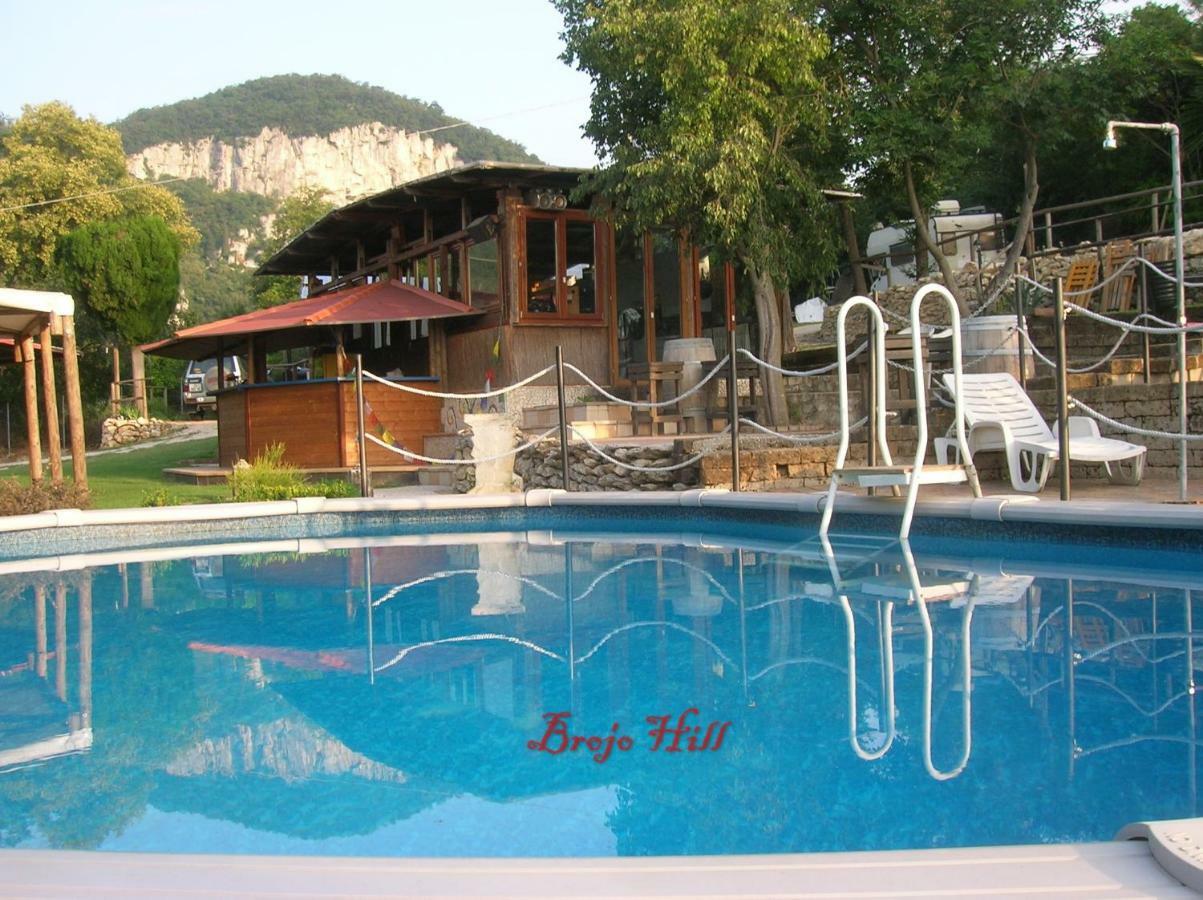 Bed and Breakfast Brojo Hill Longare Zewnętrze zdjęcie